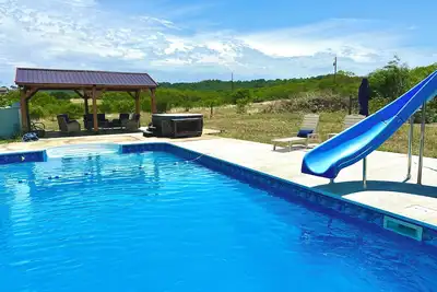 Image de Fun Family Countryside Tiny House with Pool