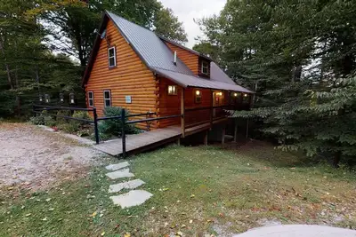Image de Prestige-Rusty Lantern Cabin-Vue sur le bois-Cabine-Salle de bain privée séparée