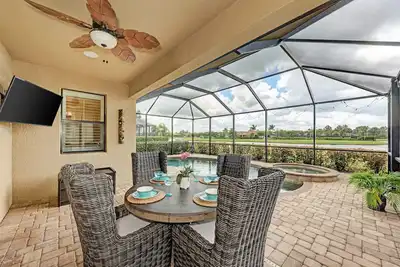 Image de 3 bedroom home with private pool and hot tub in Riverstrand Golf & Country Club