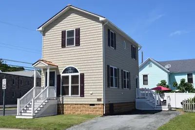 Image de Miss Stelle- 2br | Walk to Downtown & Maddox Blvd.