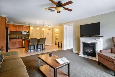 Image de Condo to Enjoy the Beautiful Fall Colors of New Hampshire