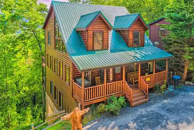 Image de Savings^5 Bedrooms^2 King Suites^Ez Roads&Parking^Mt View^Chef's Kitchen^Hot Tub