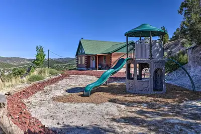 Image de New! Central Family Retreat w/ Mtn Valley Views!