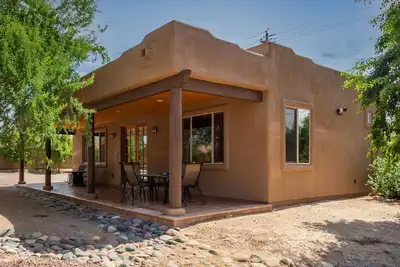 Image de Private Casita, 1 acre, large heated pool, Bbq, Rv/Boat parking, Close to lakes