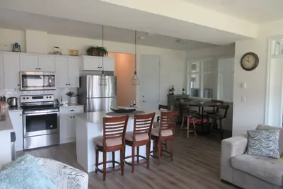 Image de Lakeside Getaway