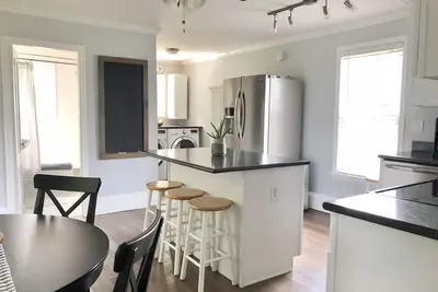 Beautiful Urban Oasis Close to Downtown Manchester
