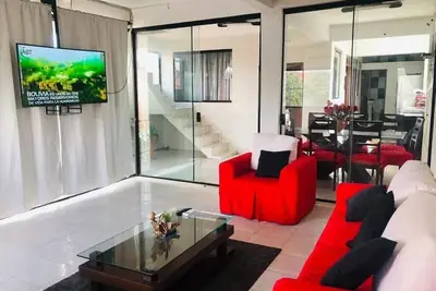 Image de ⭐️Casa entera de 4 dormitorios pasos de Expocruz, parkeo incluido 2/3 autos