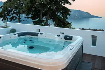Image de Sunny Bay Excelsior, Hot tub and Chromotherapy a few meters away from the beach.