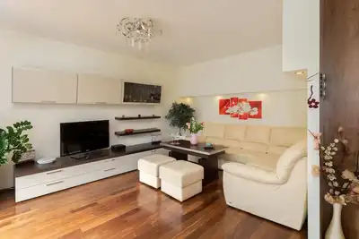 Three Sails 3b | Elegant Apartment | Parking