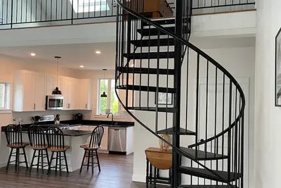 Image de Unique Open Concept Cottage close to all Southern Maine Amenities