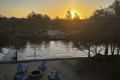 Image de Lovely Canal Front Home in the 4x4! Reasonable Rates!