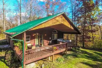 Image de Prestige- Forest Edge Cabin-Vue sur le bois-Cabine-Salle de bain privée séparée