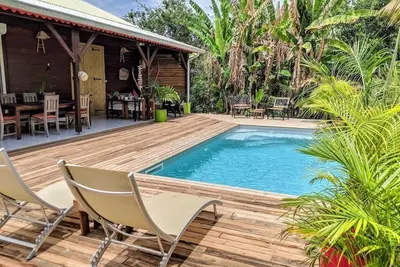 Image de Villa Bois Zen : logement tropicale de charme (500 m de la plage)