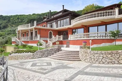 Image de Villa Rosaria with spa and indoor pool