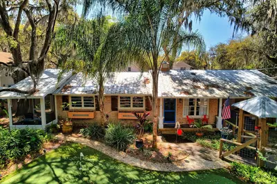 Image de Saint Simons Island Presents ‘Off Broadway' Beach Escape Heated Pool