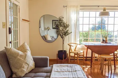 Image de Little Stuga - Cozy, Private, Walk to water w/views