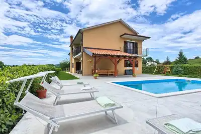 Image de Maison de vacances Pazin pour 1 - 10 personnes avec 4 chambres à coucher - Maison de vacances