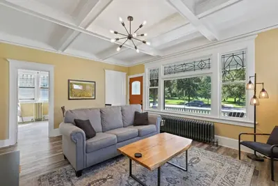 Image de Stunning Craftsman Home in Manito! w/Free parking!