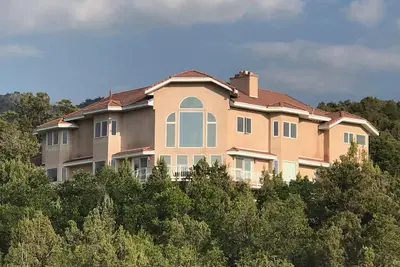 Image de Spacious Ranch Getaway • 8 Br + Office • Events up to 60 Guests