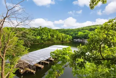 Image de Cheerful 3-Bedroom Villa Sleeps 8 With Public Pool