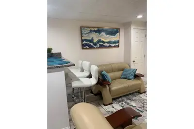 Image de Beautiful & Cozy Condo 15 minutes from Boston.