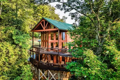 Image de Cozy cabin w/ Hot tub, Arcade, Wi-Fi, Air Hockey & Views