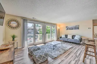 Image de Inviting Charlotte Getaway - Half Mile to Unc!