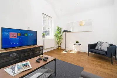 Image de ! Brandnew! 2 Bedr/3 Beds/2, 5 Bath/ Best Location! !