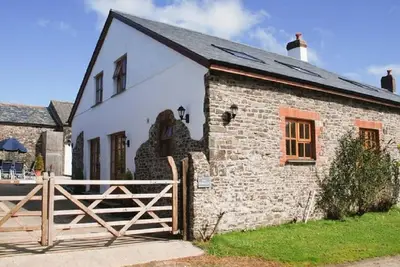 Image de Spacious and Characterful 2 bedroom Detached Barn Conversion close to coast.