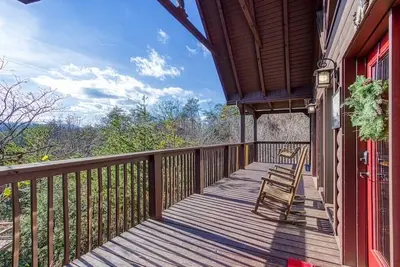Image de 3br Retreat w Views! Game Room + Hot Tub + Arcade