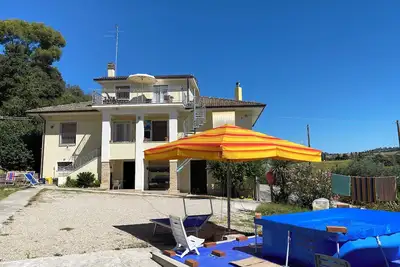 Image de Tra mare e collina