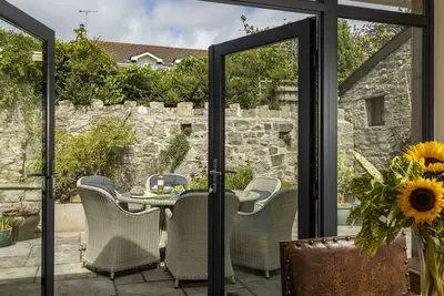 Image de Rexton House is an attractive and spacious property enjoying a quiet location in the beautiful seasi