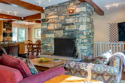 Image de Aspen Home - Pet Friendly, Private Hot Tub & View of World Cup Race Course