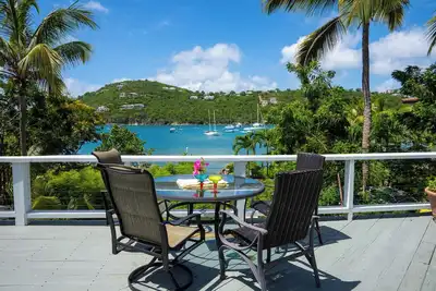 Image de Water Access! - Water View! Great Location on Great Cruz Bay! No power outages!