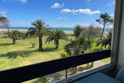 Image de Joli T2 cosy, les pieds dans l’eau, parking gratuit et sécurisé,