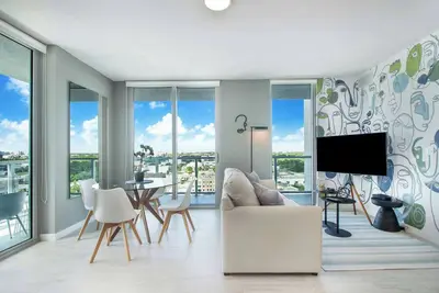Image de One Bedroom Condo King Bed With City Views