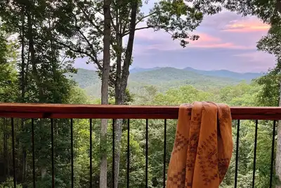 Image de Stunning Views over Aska +Hot Tub & Firepit +Arcade and Pool table +Near Toccoa