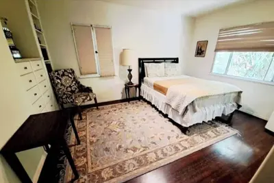 Image de Italian Villa 3br/2ba Large house+ walk to beach