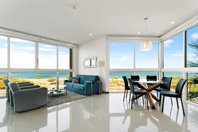 Image de Let the sea set you free with this 3BDRcorner unit