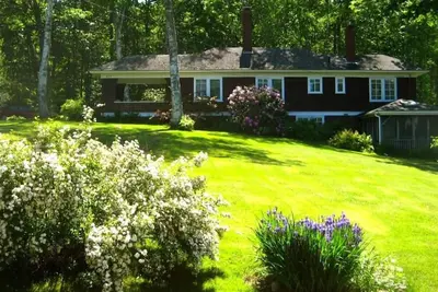 Image de Arts & Crafts Cottage In Picturesque Bayside, Maine