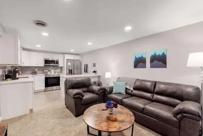 Spacious Lower Unit Updated Two King Beds in Denver