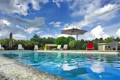 Mas Soli – Grand gîte en Provence avec salle des fêtes