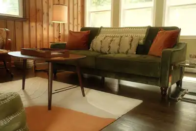 Image de Unique Mid Century Home in Popular Area