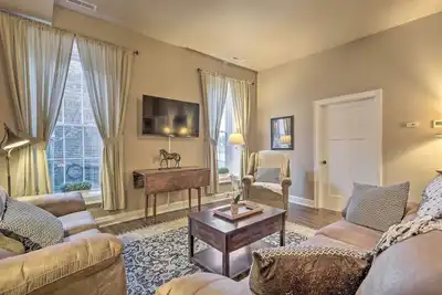 Image de Quaint Apartment in Historic Georgetown!