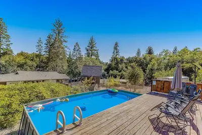 Image de Spacious home with indoor & outdoor kitchens, a private pool, and free WiFi