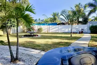 Image de Coconut Cabana House🥥🌴 with Hot Tub walking distance to Beach! ☀️