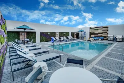 Hotel-Style Stays for Families & Groups | Close to Miami Airport 2 Units | Kitch