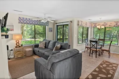 Image de Kingston Sjp 8c Ground level Villa w/pool/beach