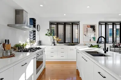 Image de Blackcomb- High end Beachfront holiday home