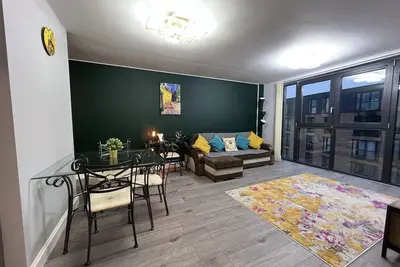 Image de Appartement-Salle de bain privée séparée-Vue sur la cour
